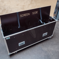 <strong>Classic</strong> Flight case for 1 display from 40' to 55'
